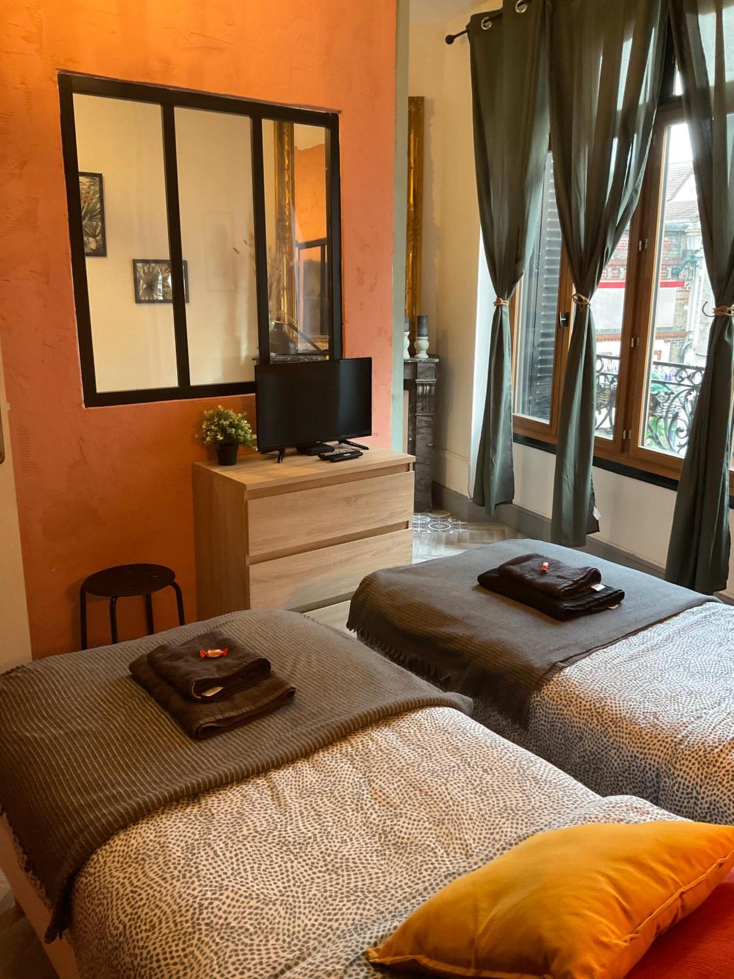 Les Loges Du Theatre Degustation Champagne Offerte Jacuzzi Sauna Jeux Velos Maison Prive 150M2 Historique 14Pers Max Emplacement Exceptionnel Et Chic, 200M De L'Avenue De Champagne, Gare, Musee, Jardins, Restaurations, Toutes Commodites Epernay Bagian luar foto