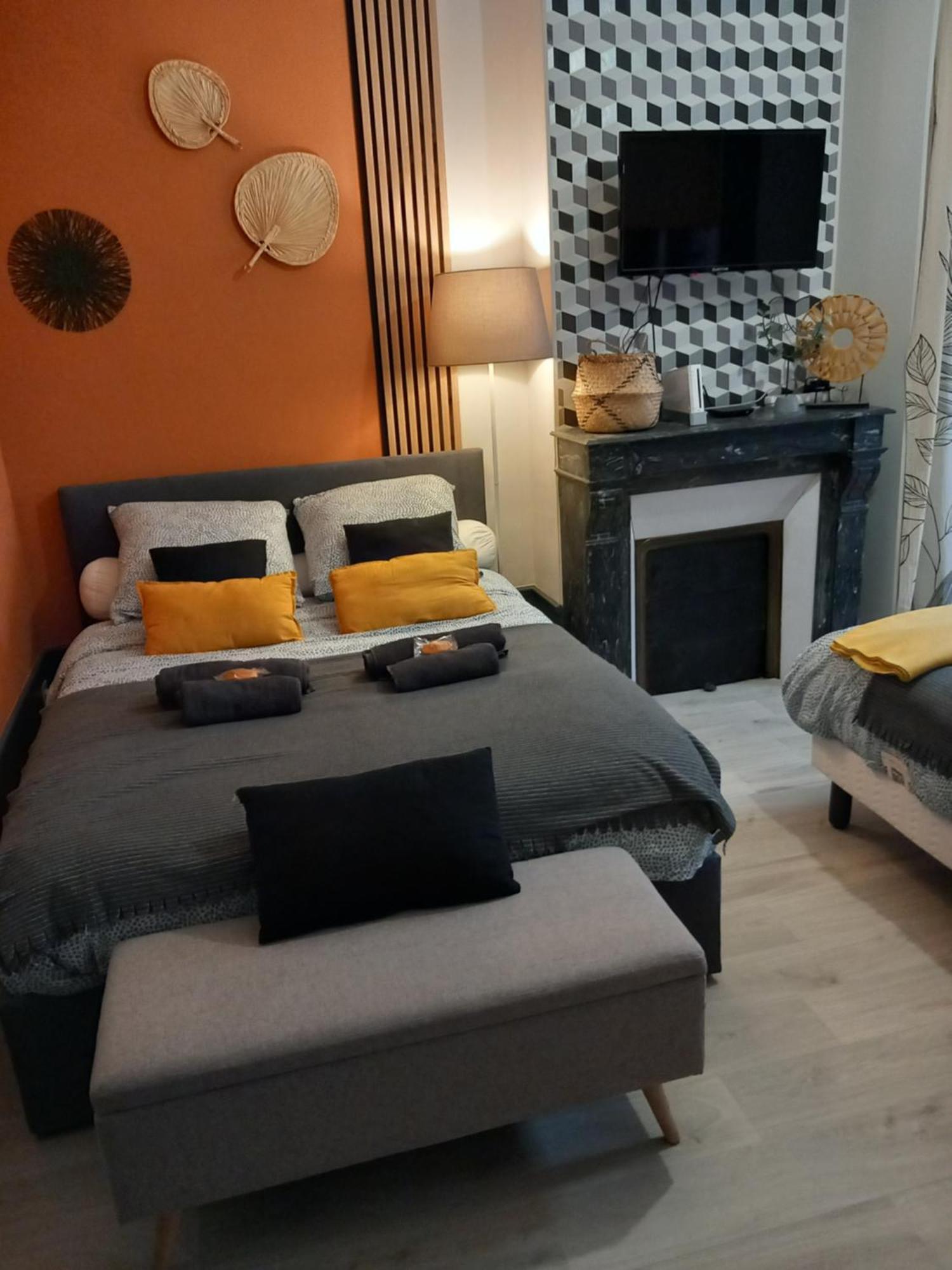Les Loges Du Theatre Degustation Champagne Offerte Jacuzzi Sauna Jeux Velos Maison Prive 150M2 Historique 14Pers Max Emplacement Exceptionnel Et Chic, 200M De L'Avenue De Champagne, Gare, Musee, Jardins, Restaurations, Toutes Commodites Epernay Bagian luar foto