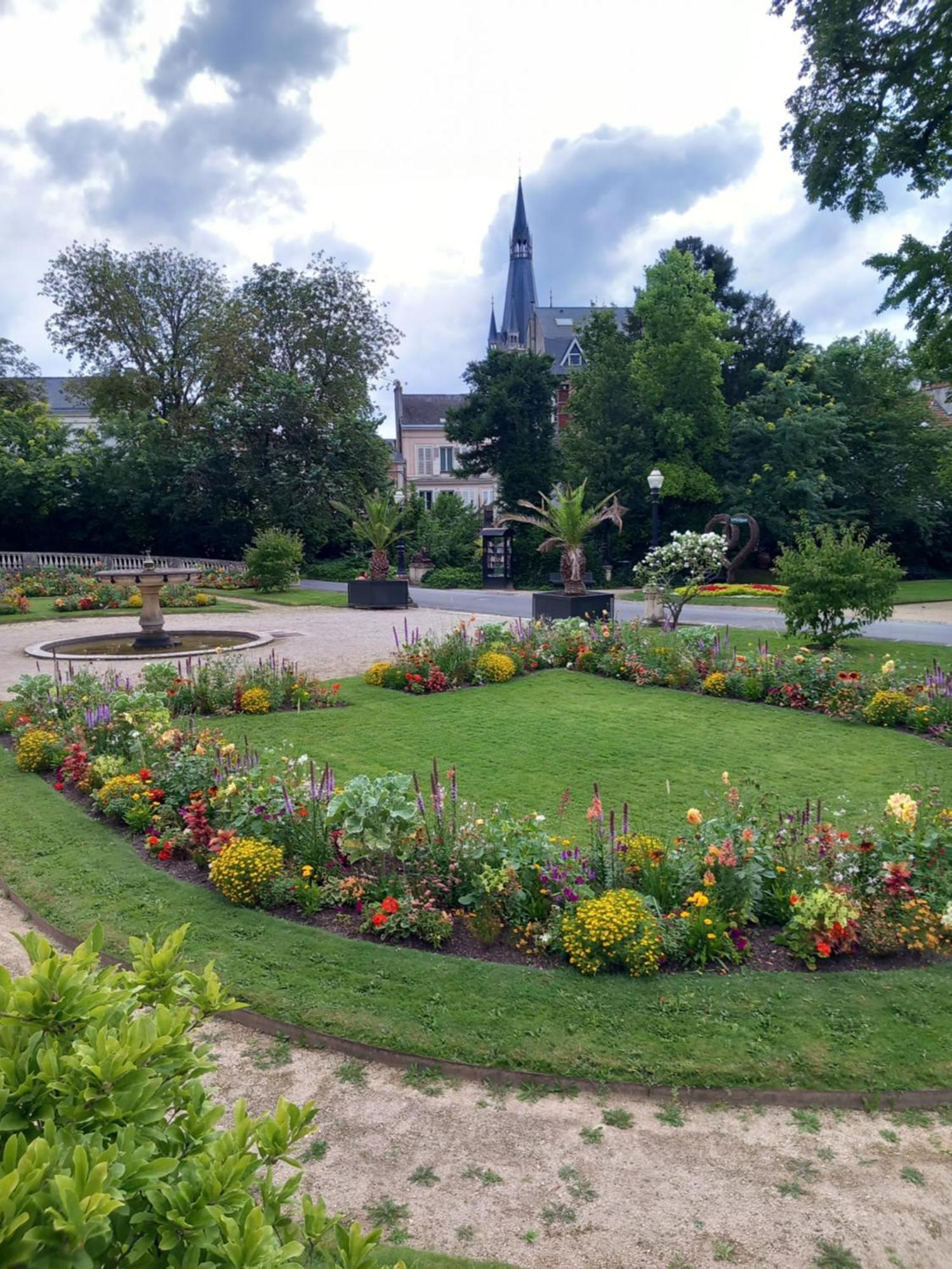 Les Loges Du Theatre Degustation Champagne Offerte Jacuzzi Sauna Jeux Velos Maison Prive 150M2 Historique 14Pers Max Emplacement Exceptionnel Et Chic, 200M De L'Avenue De Champagne, Gare, Musee, Jardins, Restaurations, Toutes Commodites Epernay Bagian luar foto